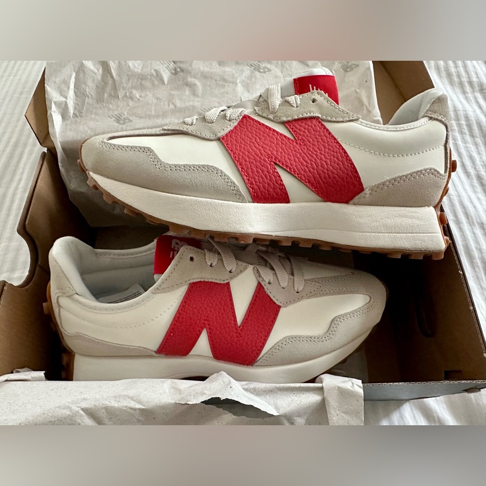 New Balance 327 ‘Moonbeam True Red ‘ WS327GC